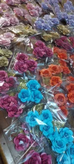 Flor feita em papel 5cm x 5cm - Imagem 8