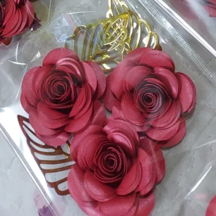 Flor feita em papel 5cm x 5cm